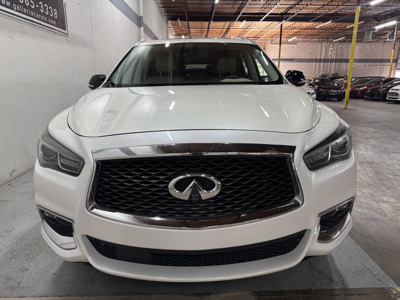 Used 2019 INFINITI QX60 Luxe w/ Essential Package image 4