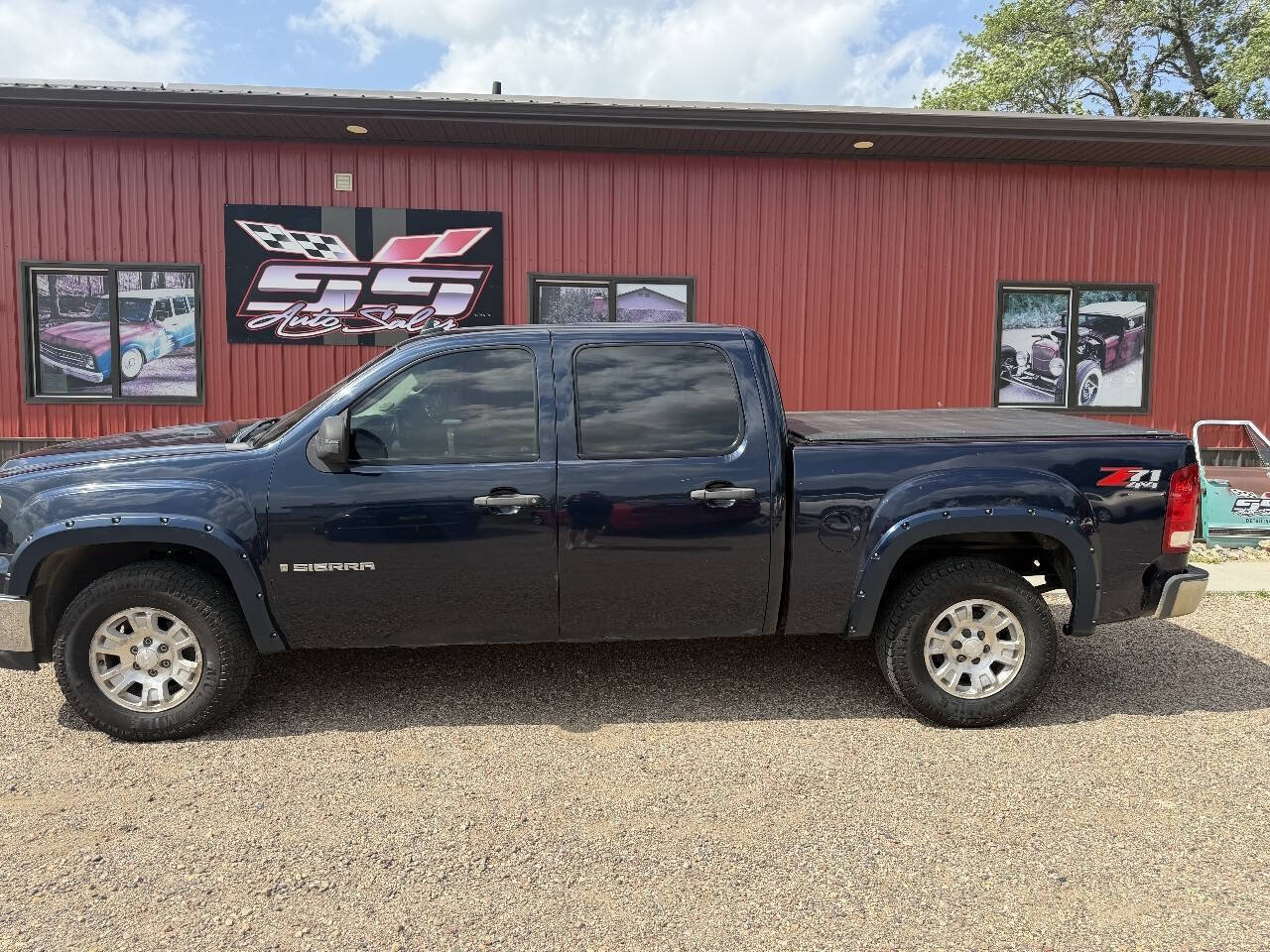 Used 2007 GMC Sierra 1500 SLE w/ SLE/SLT Trailering Package AWD/4WD image 1