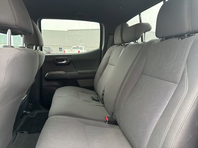 Used 2018 Toyota Tacoma TRD Sport AWD/4WD image 25