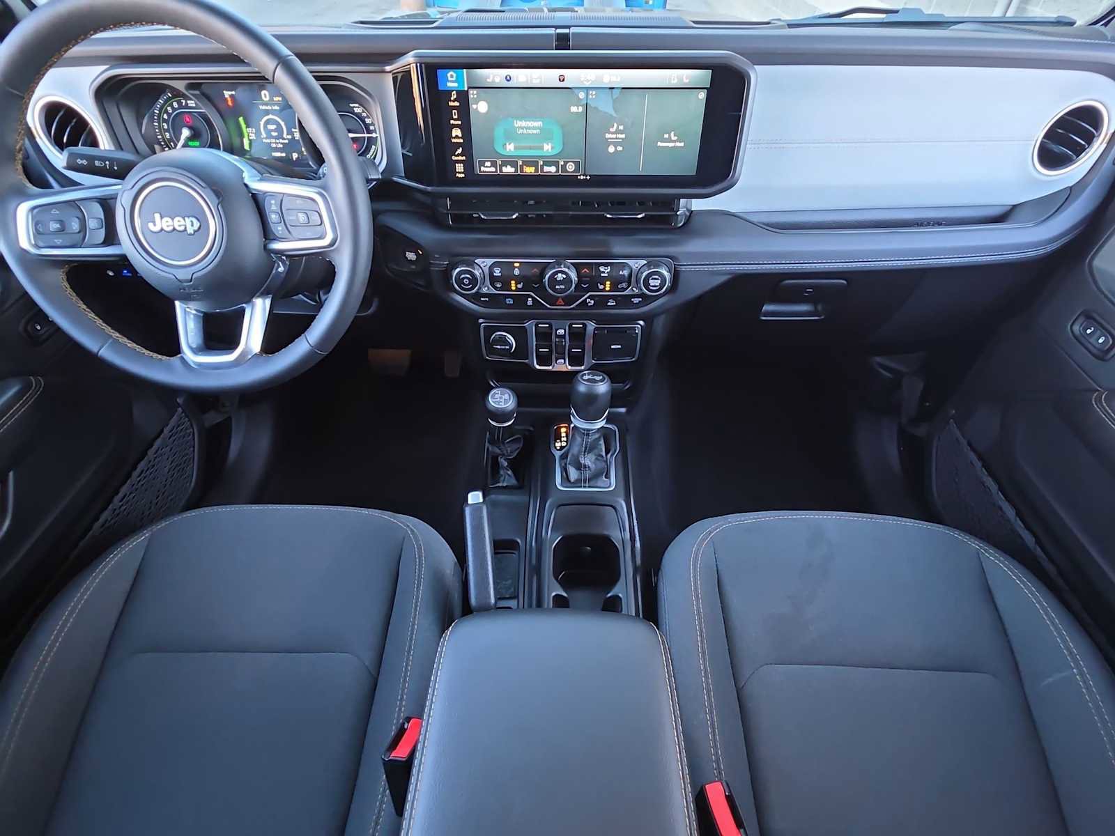 Used 2024 Jeep Wrangler Sahara w/ Safety Group image 14