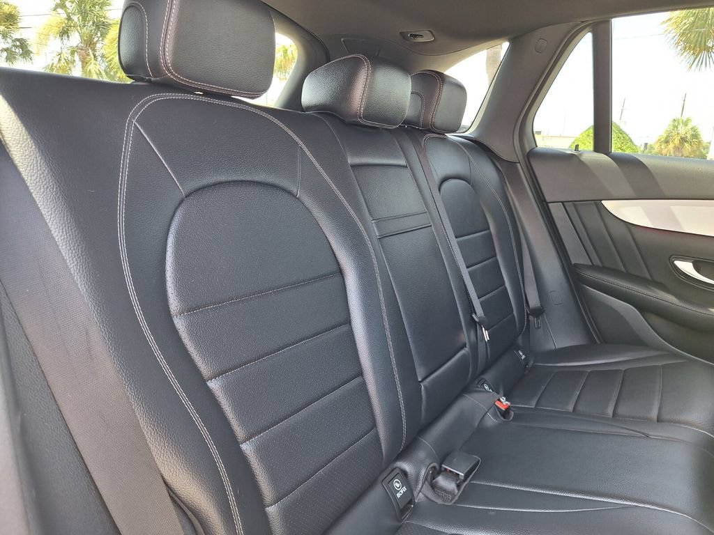 Used 2022 Mercedes-Benz GLC 300 image 27
