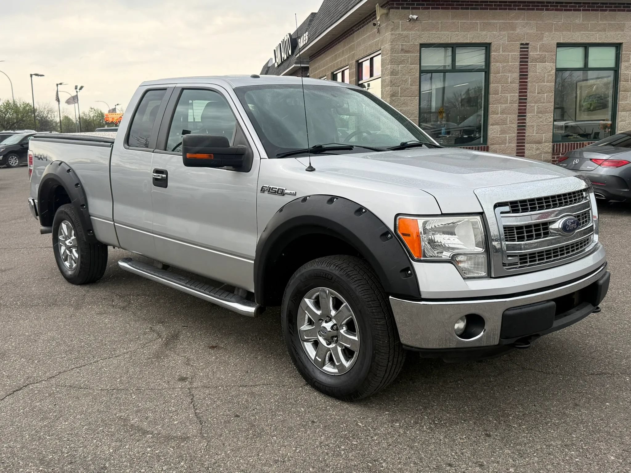 Used 2013 Ford F150 XLT w/ Luxury Equipment Group AWD/4WD image 3