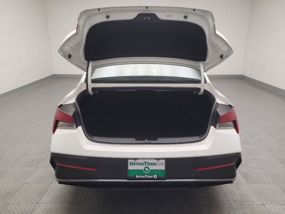 Used 2024 Hyundai Elantra SEL FWD image 29