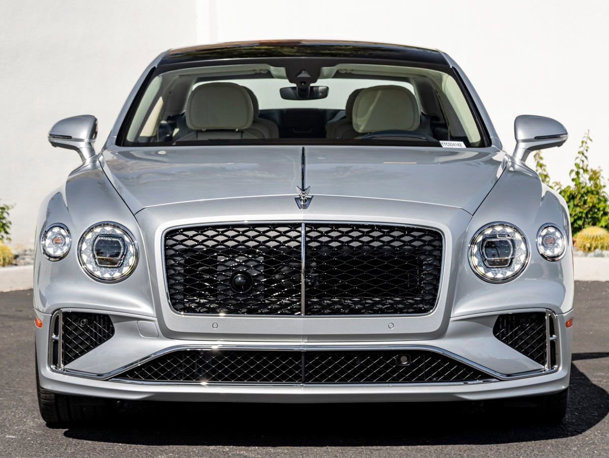 Used 2026 Bentley Flying Spur Plug-In Hybrid AWD/4WD image 9