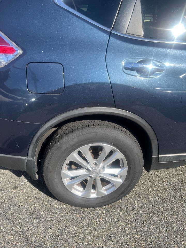 Used 2016 Nissan Rogue SV w/ SV Moonroof Package image 21
