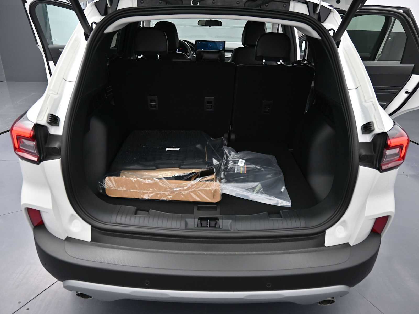 New 2025 Ford Escape SE FWD image 23