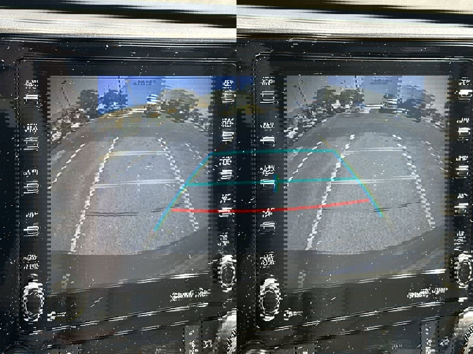 Used 2022 Toyota Highlander XLE image 27