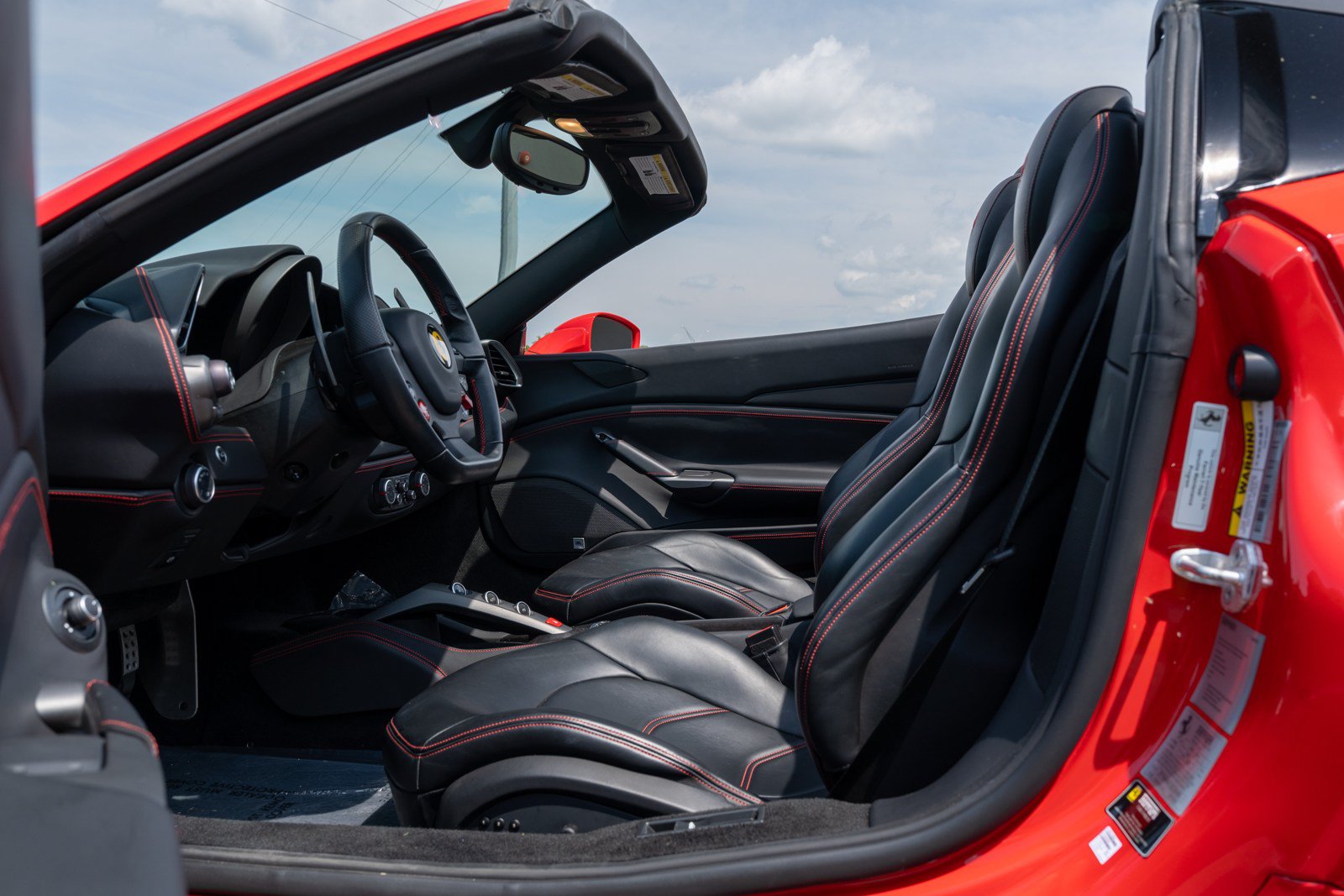 Used 2018 Ferrari 488 Spider RWD image 31