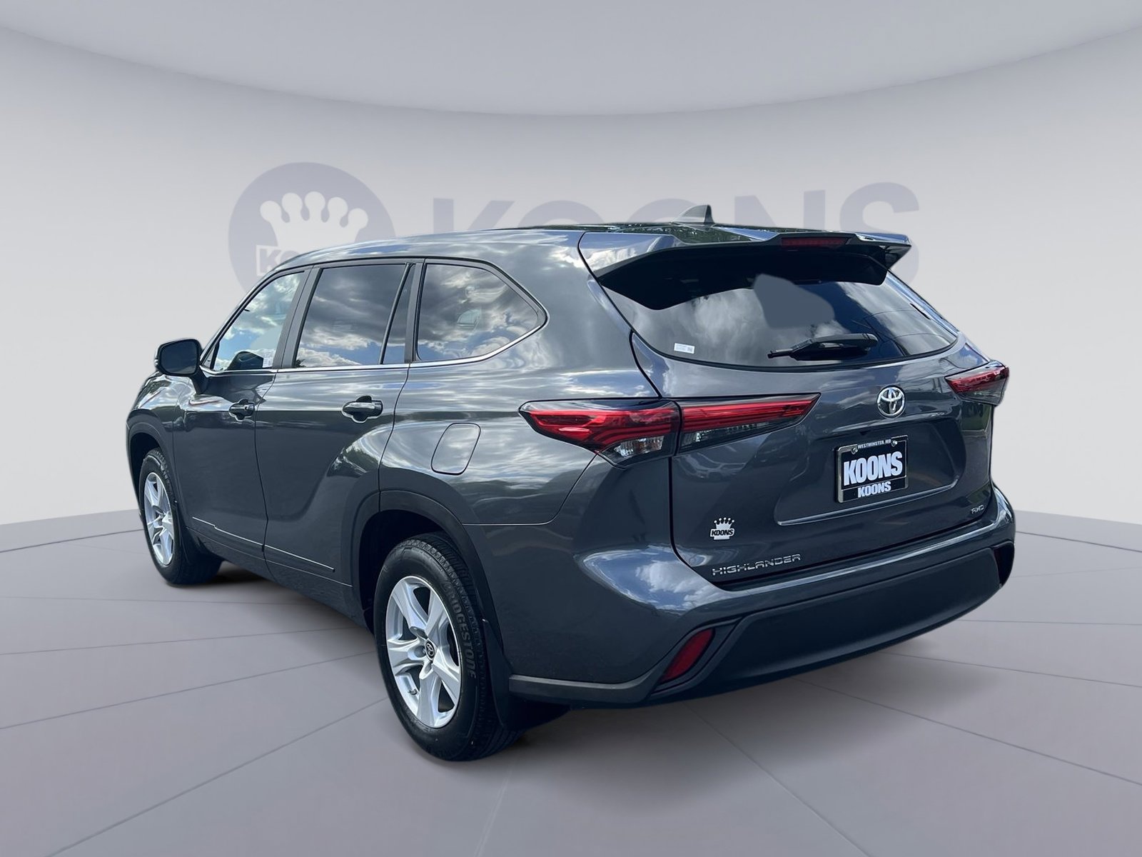 Used 2023 Toyota Highlander L AWD/4WD image 14