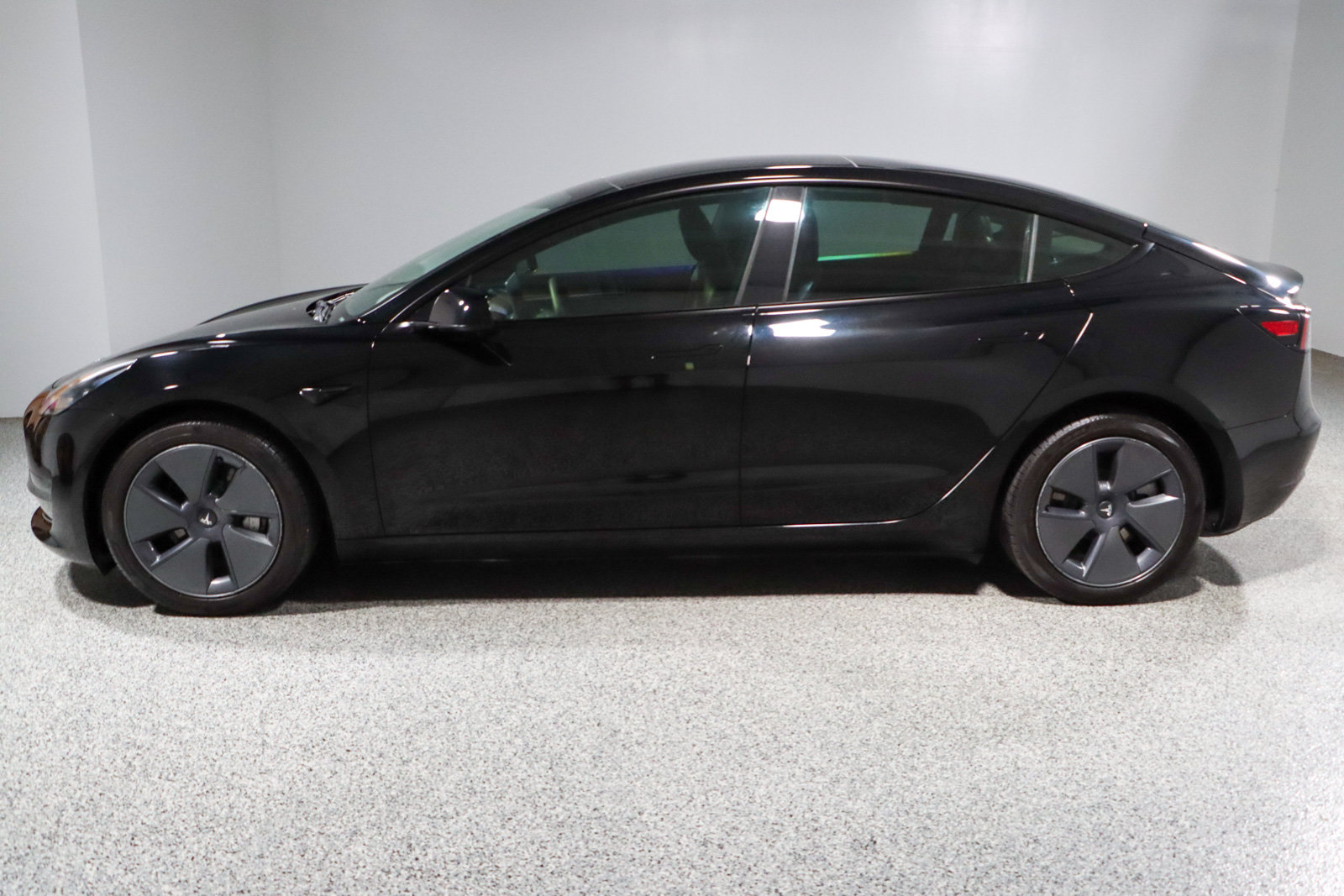 Used 2022 Tesla Model 3 Long Range AWD/4WD image 10