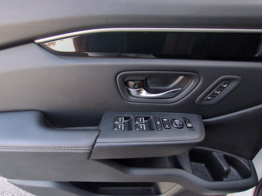Used 2024 Honda Pilot EX-L image 11