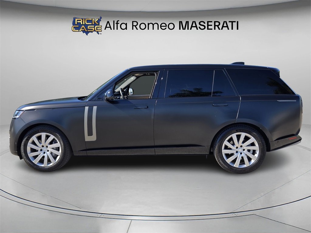 Used 2024 Land Rover Range Rover Long Wheelbase SE image 3
