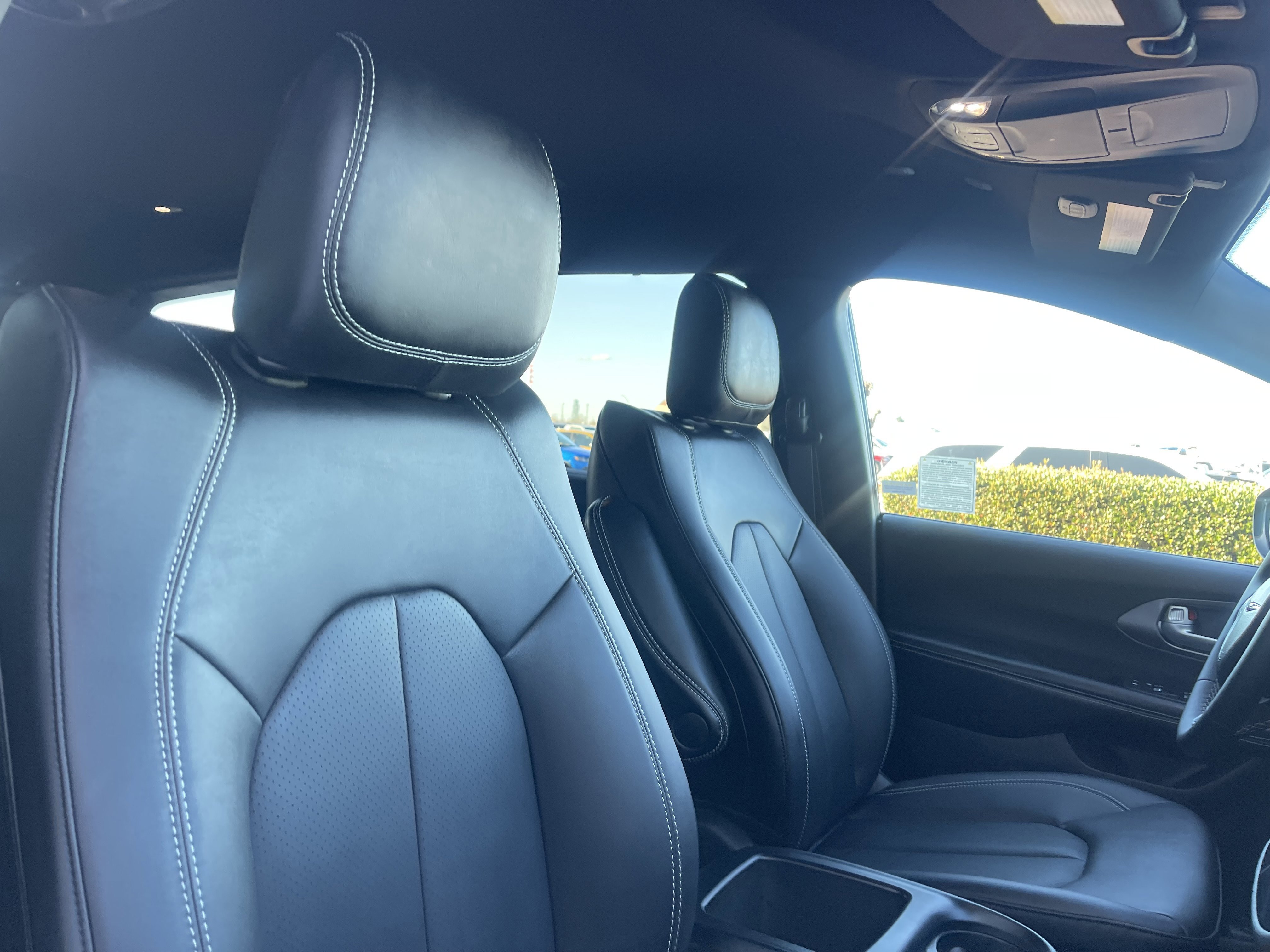 New 2026 Chrysler Pacifica Select FWD image 32