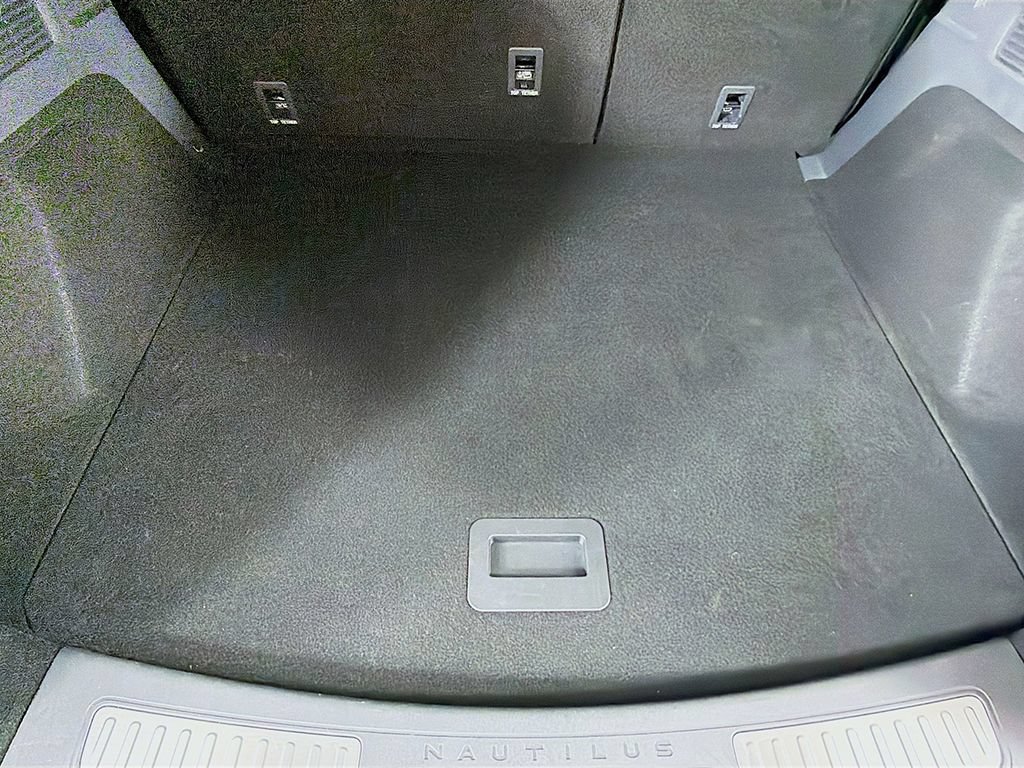 Used 2025 Lincoln Nautilus Reserve AWD/4WD image 20
