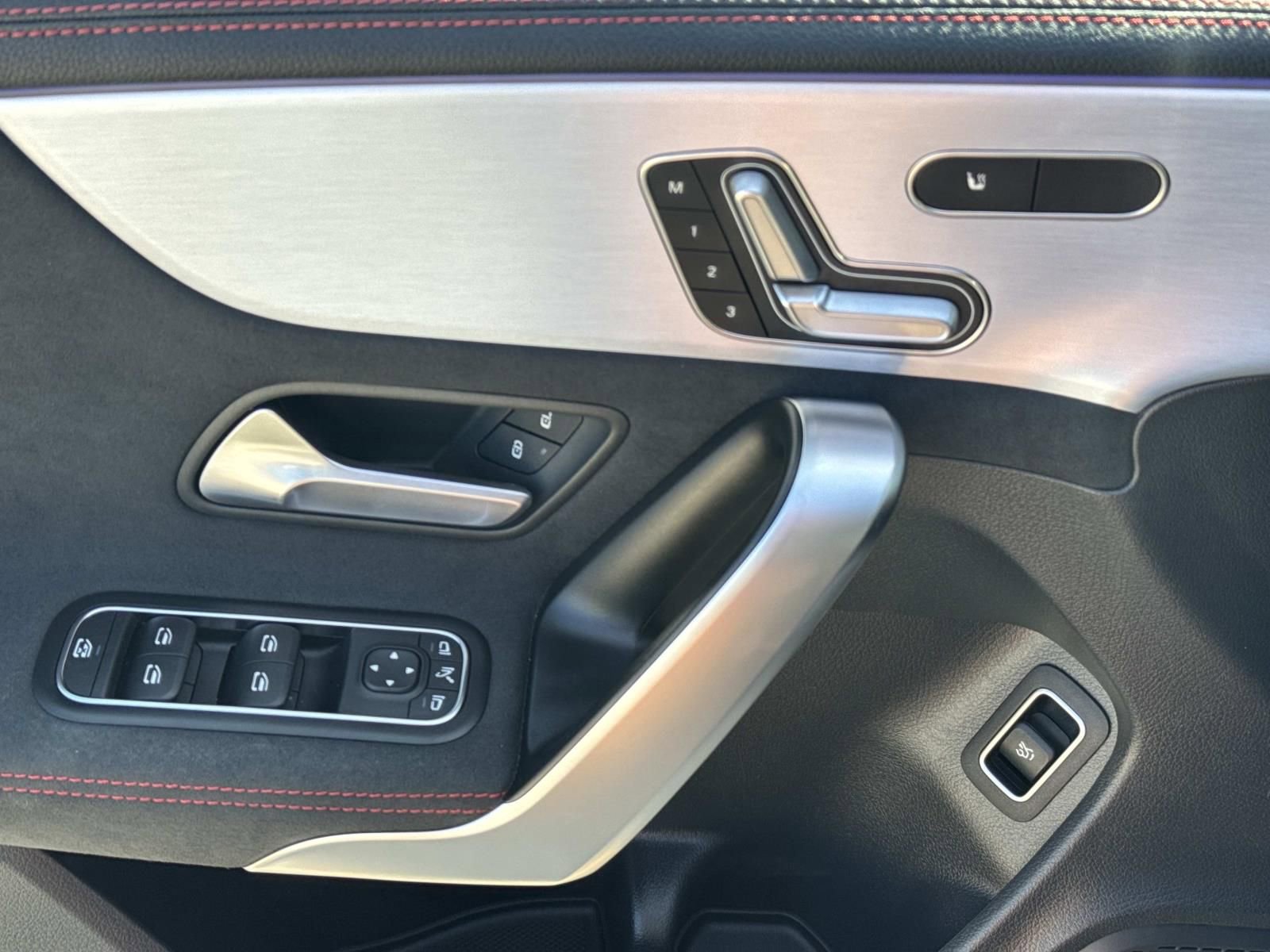 Used 2023 Mercedes-Benz CLA 250 image 19