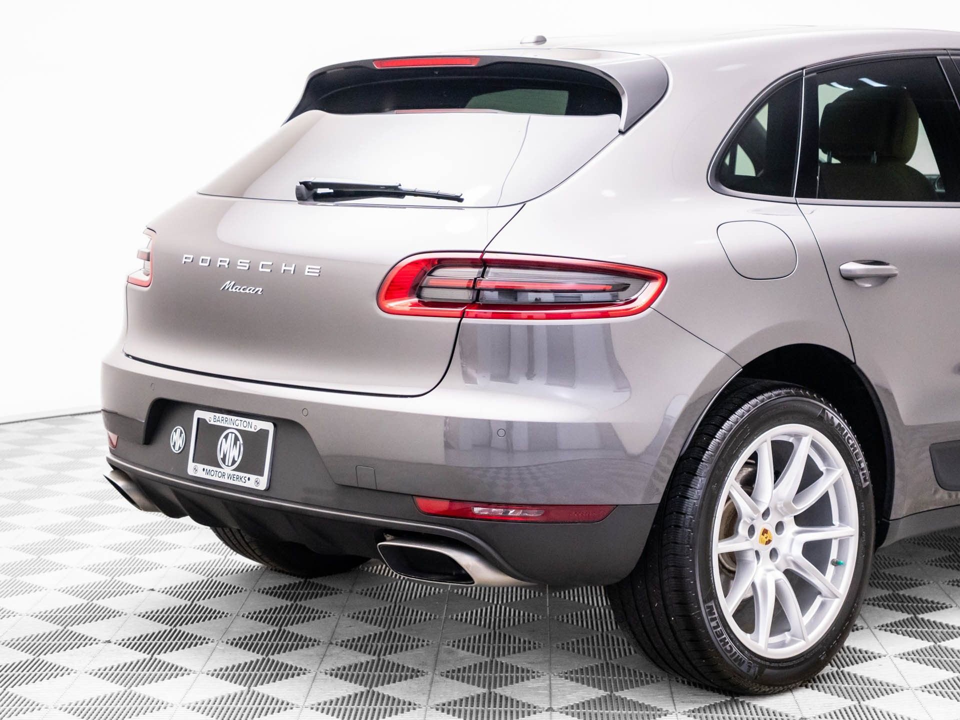 Used 2018 Porsche Macan image 35