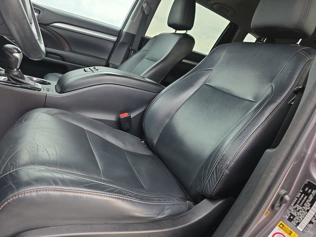 Used 2016 Toyota Highlander XLE AWD/4WD image 18