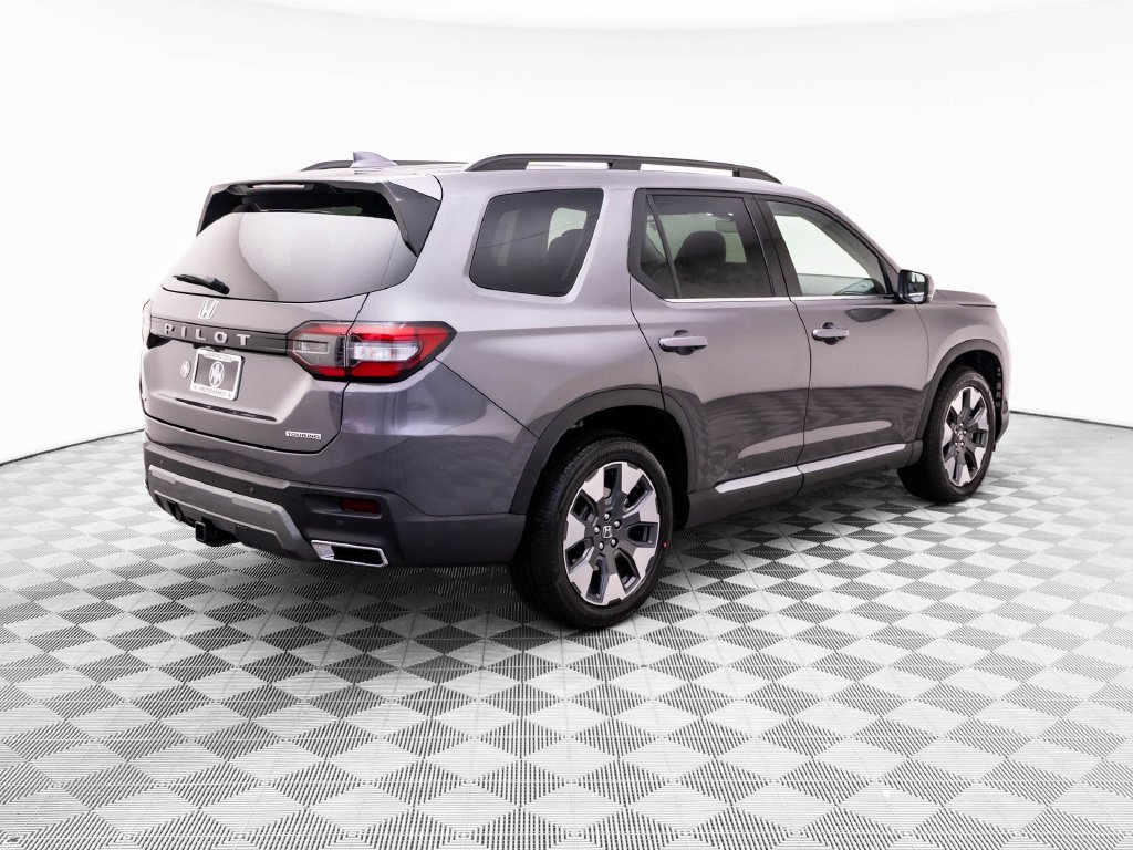 New 2026 Honda Pilot Touring image 6