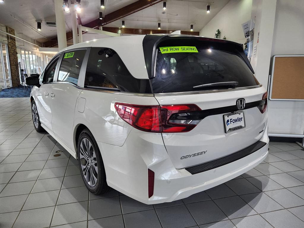 New 2026 Honda Odyssey Touring image 6