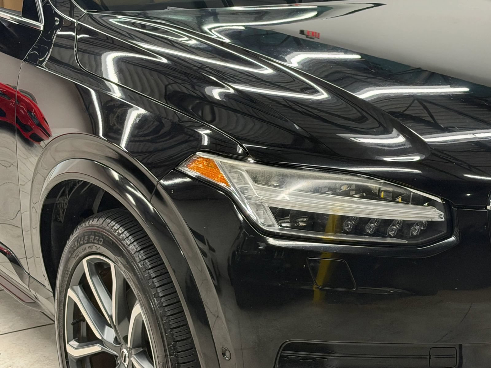 Used 2016 Volvo XC90 T6 Momentum w/ Momentum Plus Package AWD/4WD image 6