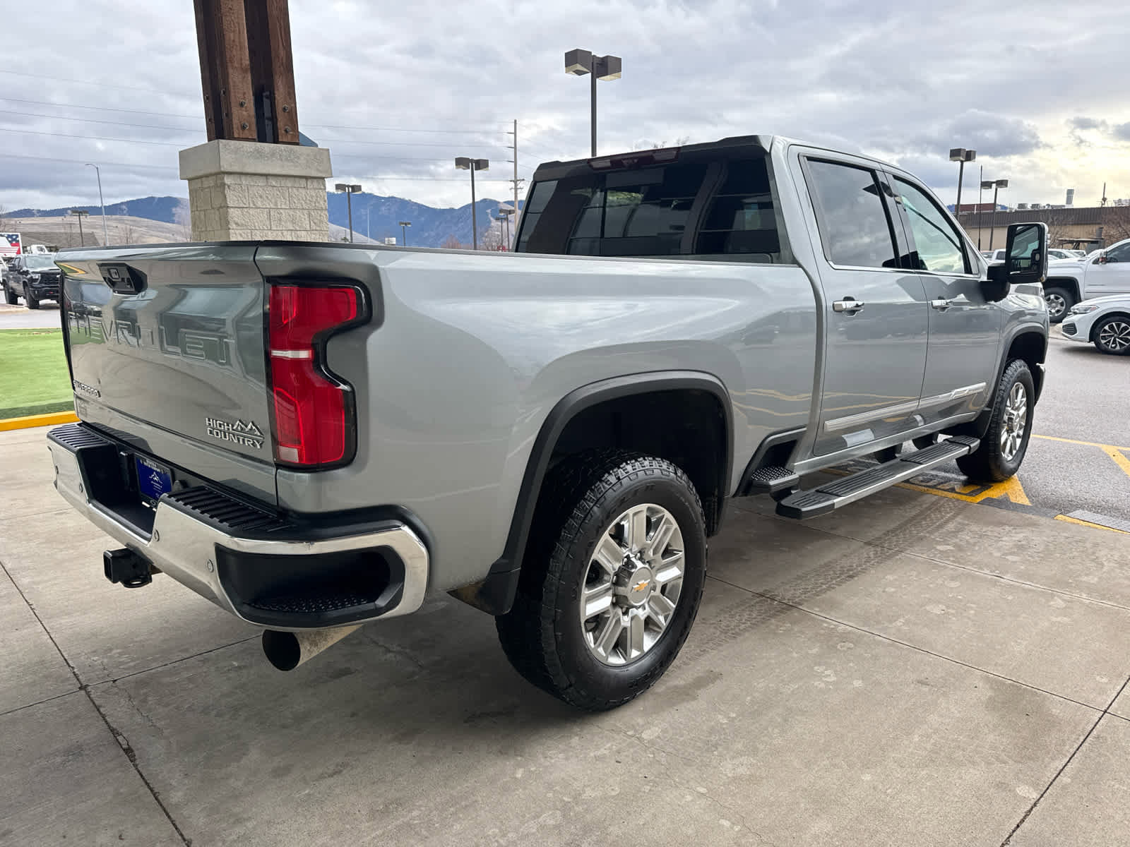 Used 2024 Chevrolet Silverado 3500 High Country w/ Technology Package image 4
