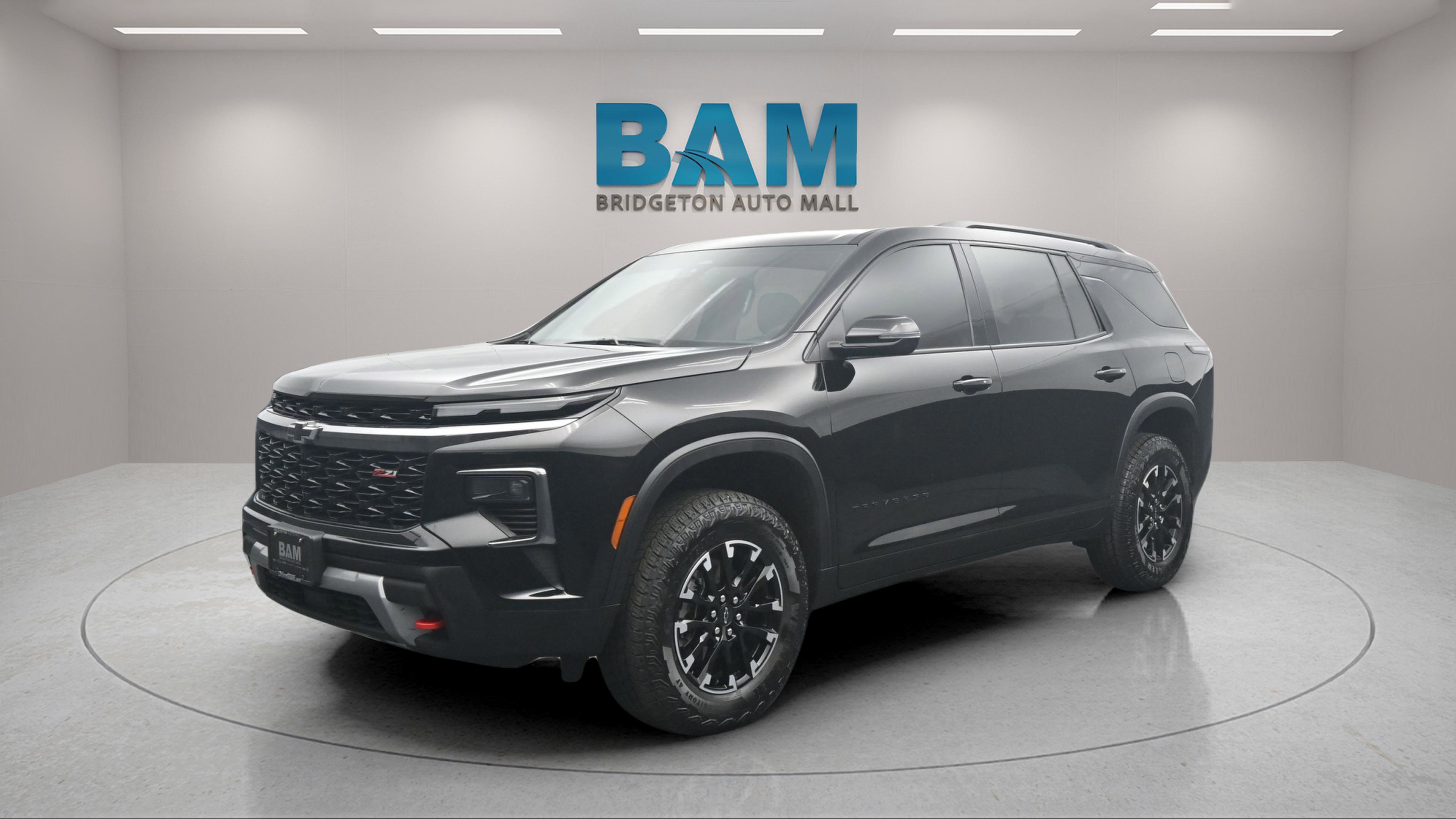 Used 2025 Chevrolet Traverse Z71 image 6