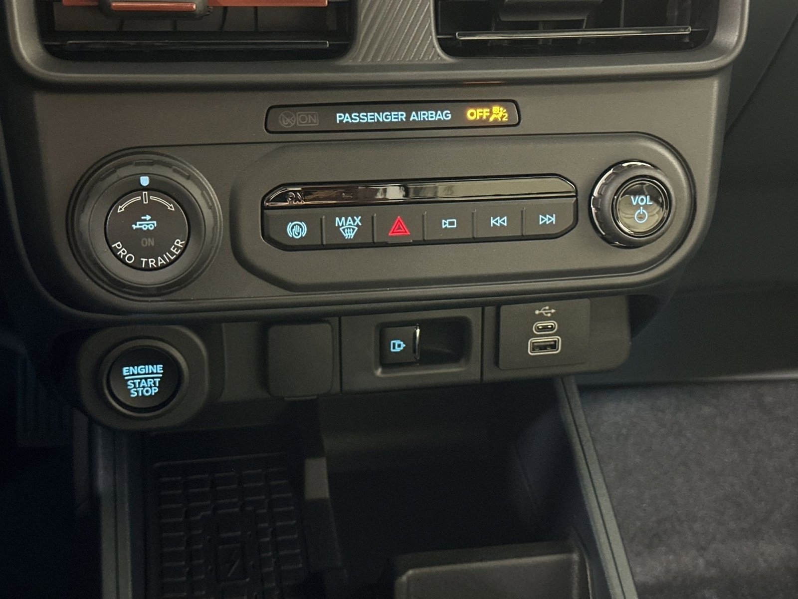 New 2025 Ford Maverick Lariat w/ 4K Tow Package image 28