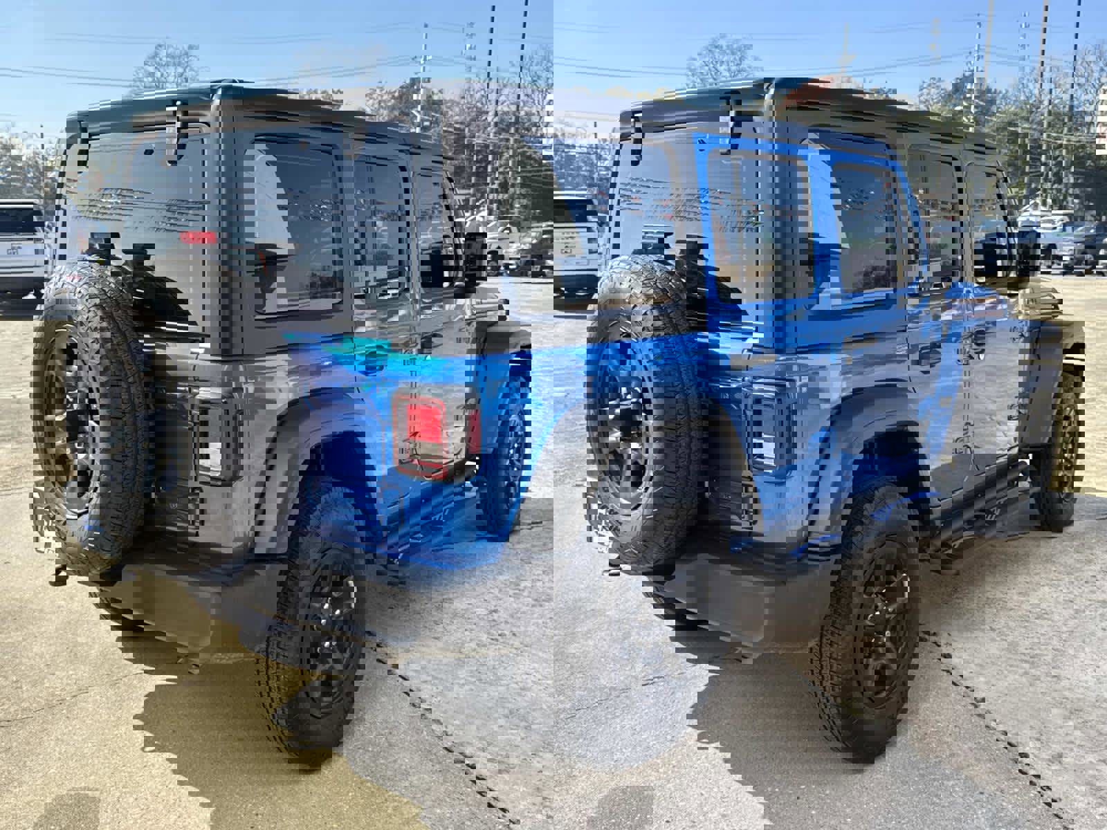 Used 2025 Jeep Wrangler Sport image 12