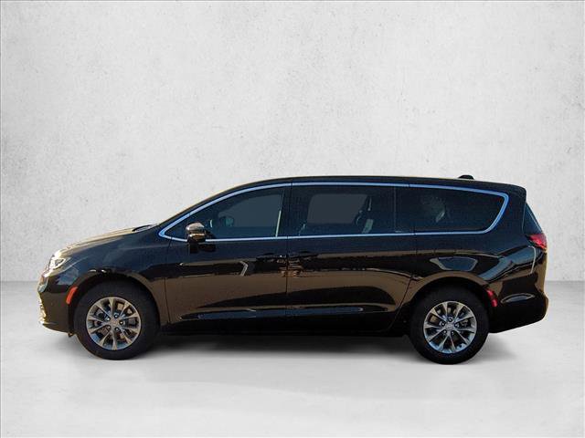 New 2026 Chrysler Pacifica Select image 9