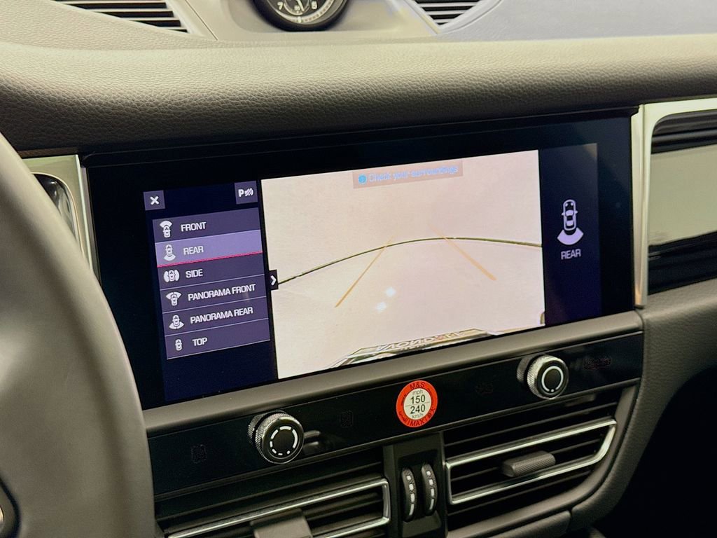 Certified 2025 Porsche Macan image 21