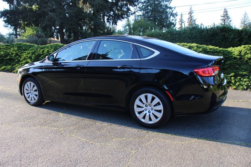 Used 2016 Chrysler 200 LX FWD image 4