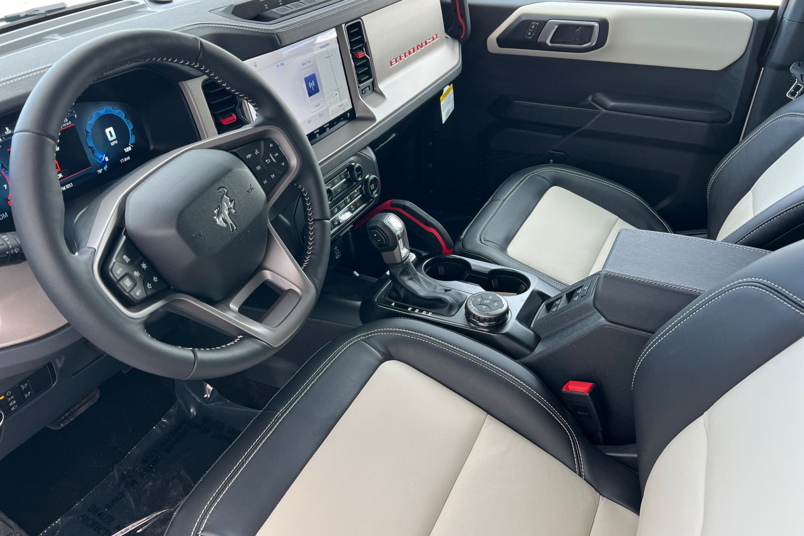 New 2026 Ford Bronco Outer Banks w/ Sasquatch Package AWD/4WD image 8