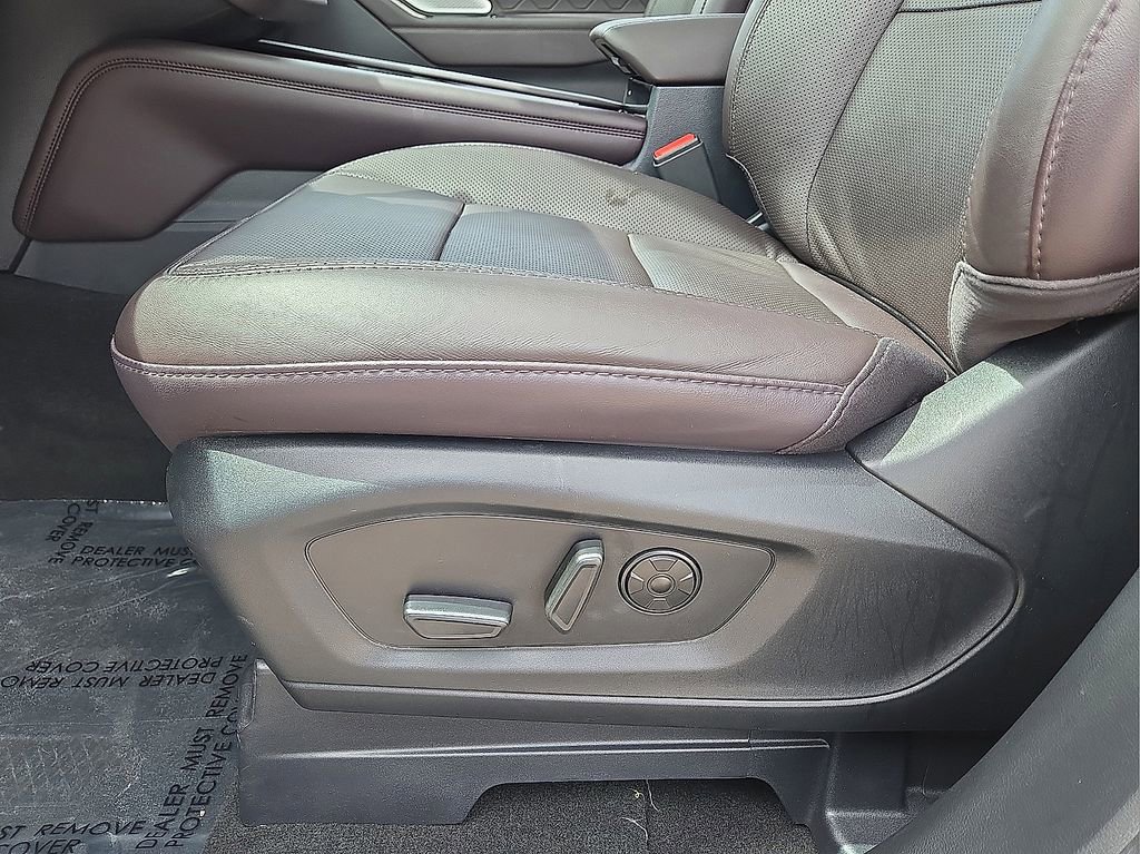 Used 2025 Ford Explorer Platinum w/ LUX Leather Package AWD/4WD image 26
