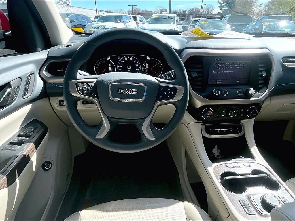 Used 2023 GMC Acadia Denali w/ Denali Ultimate Package AWD/4WD image 17
