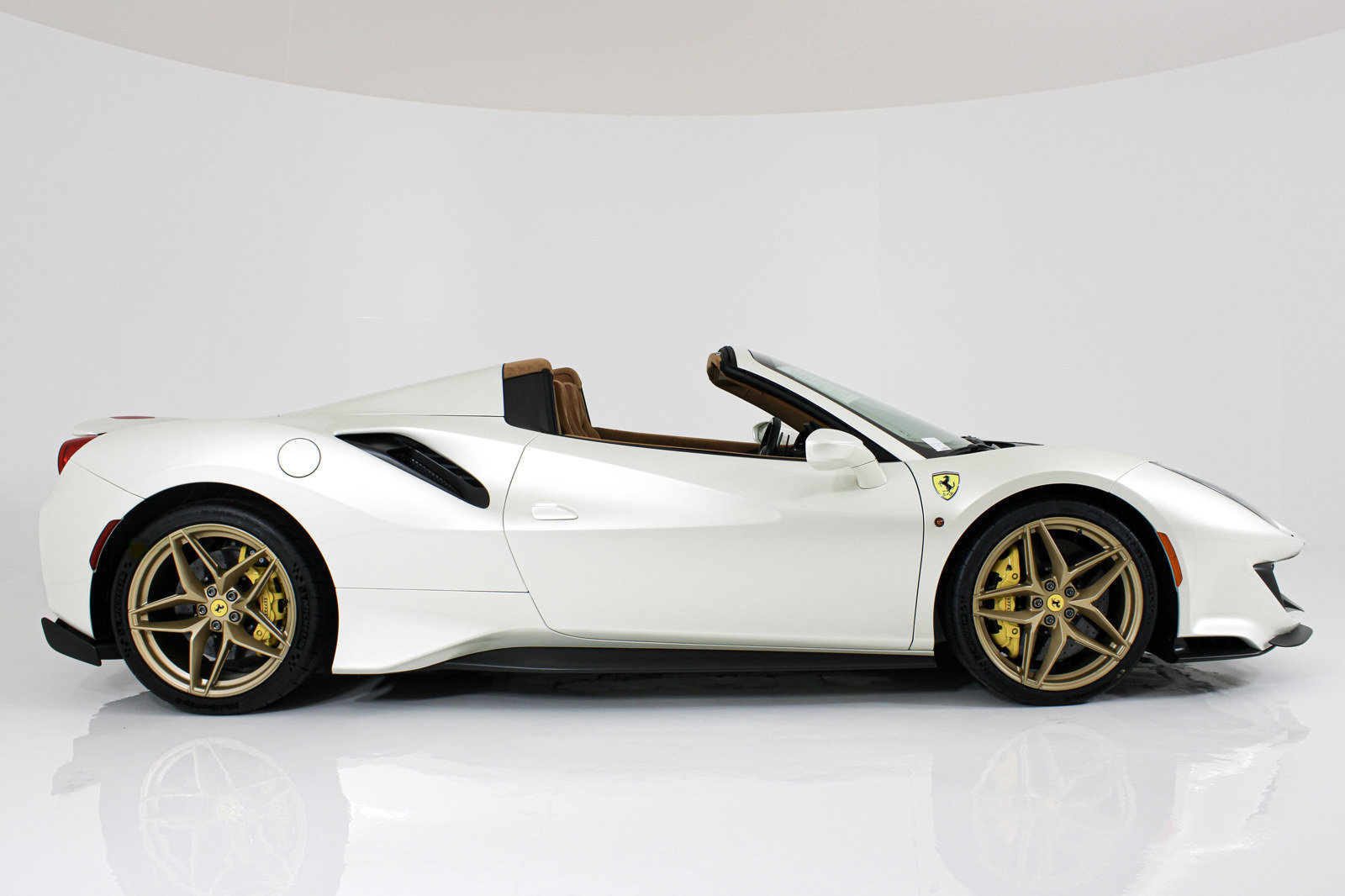 Certified 2020 Ferrari 488 Pista Spider RWD image 6