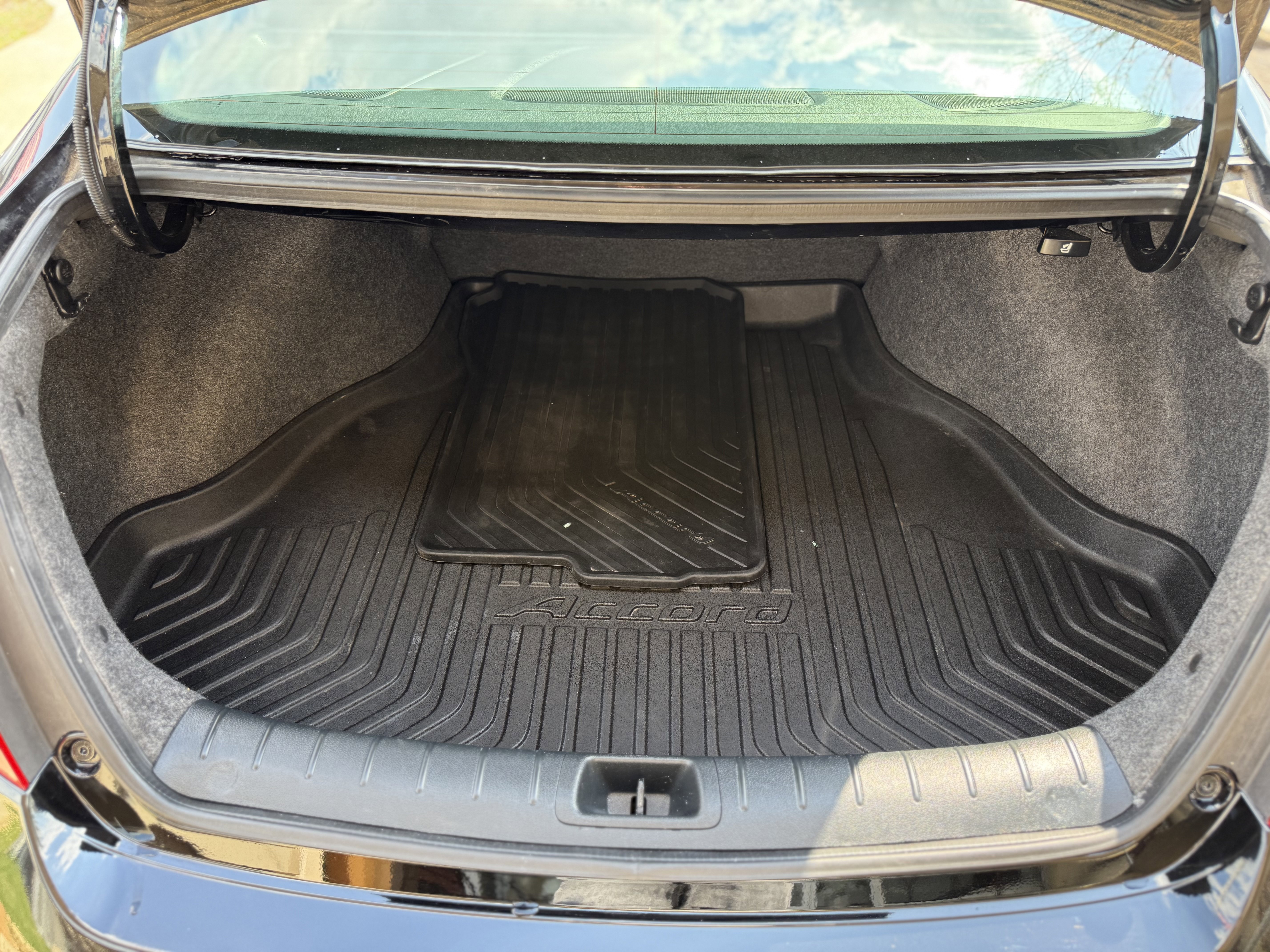 Used 2016 Honda Accord Touring image 24