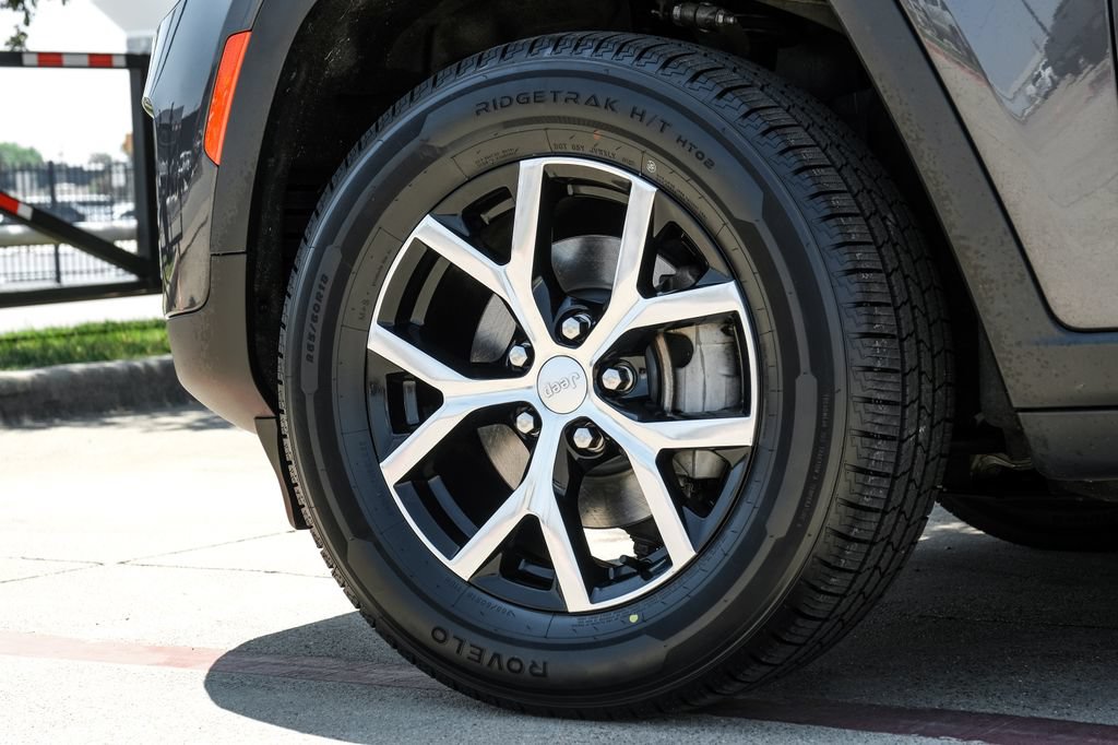 Used 2023 Jeep Grand Cherokee Limited AWD/4WD image 66