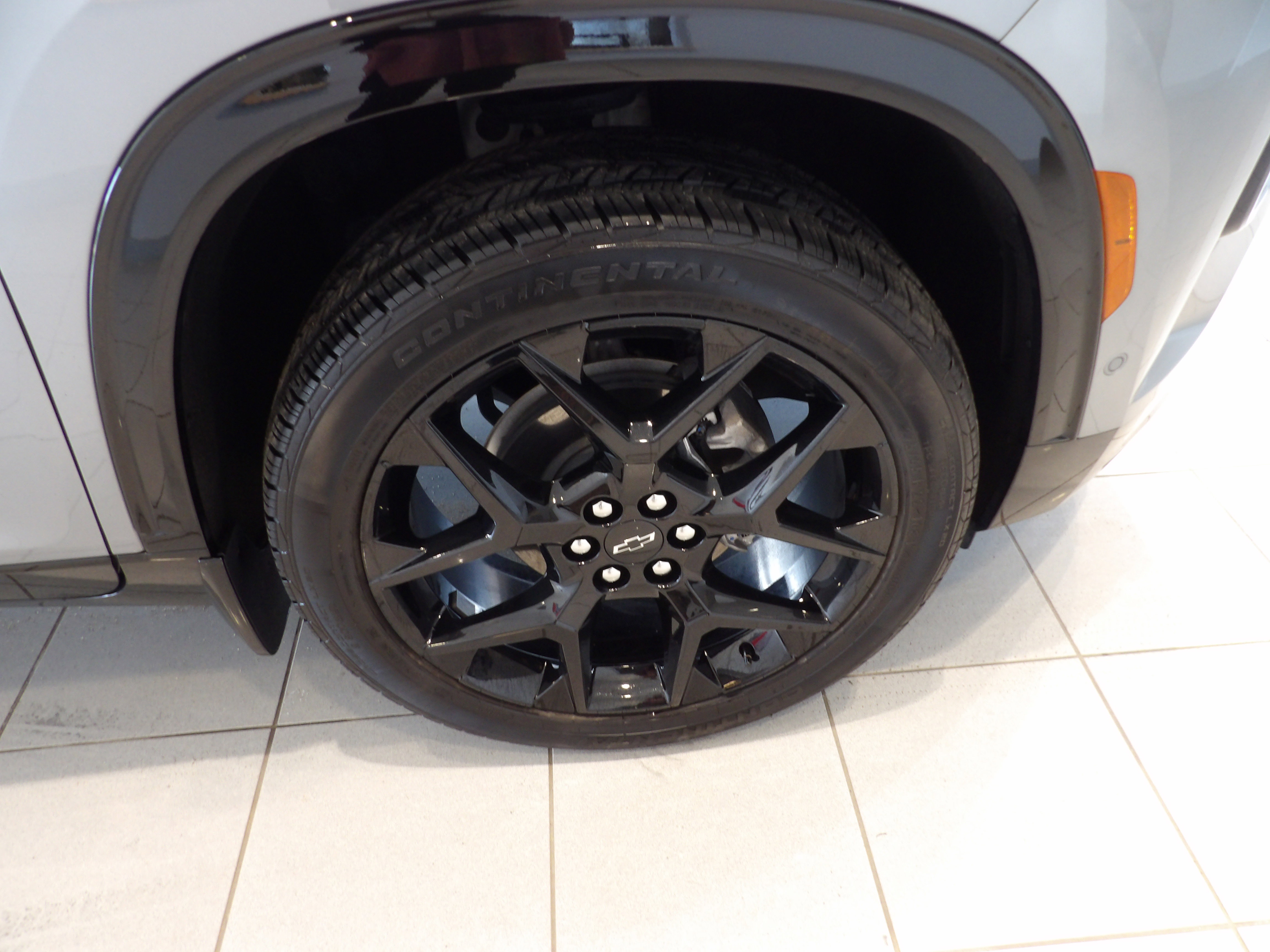 Used 2025 Chevrolet Traverse RS image 29