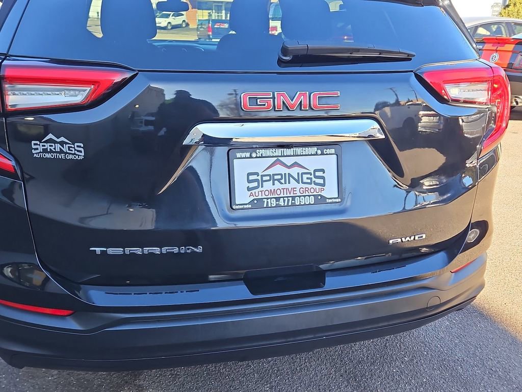 Used 2024 GMC Terrain SLE image 21