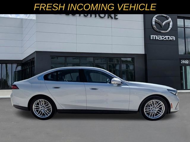 Used 2025 BMW 530i image 2