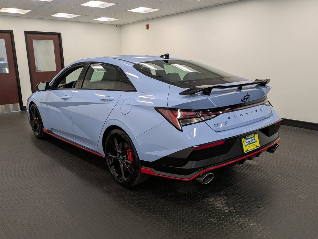 Used 2025 Hyundai Elantra N Base image 6