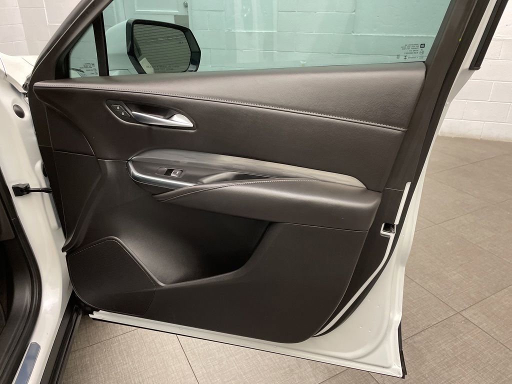 Used 2024 Cadillac XT4 Premium Luxury image 29