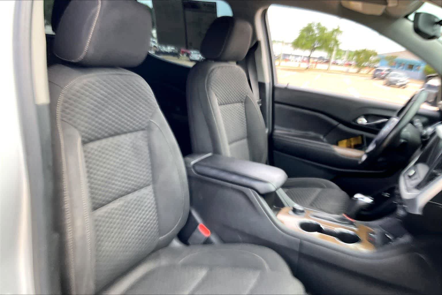 Used 2018 GMC Acadia SLE FWD image 12
