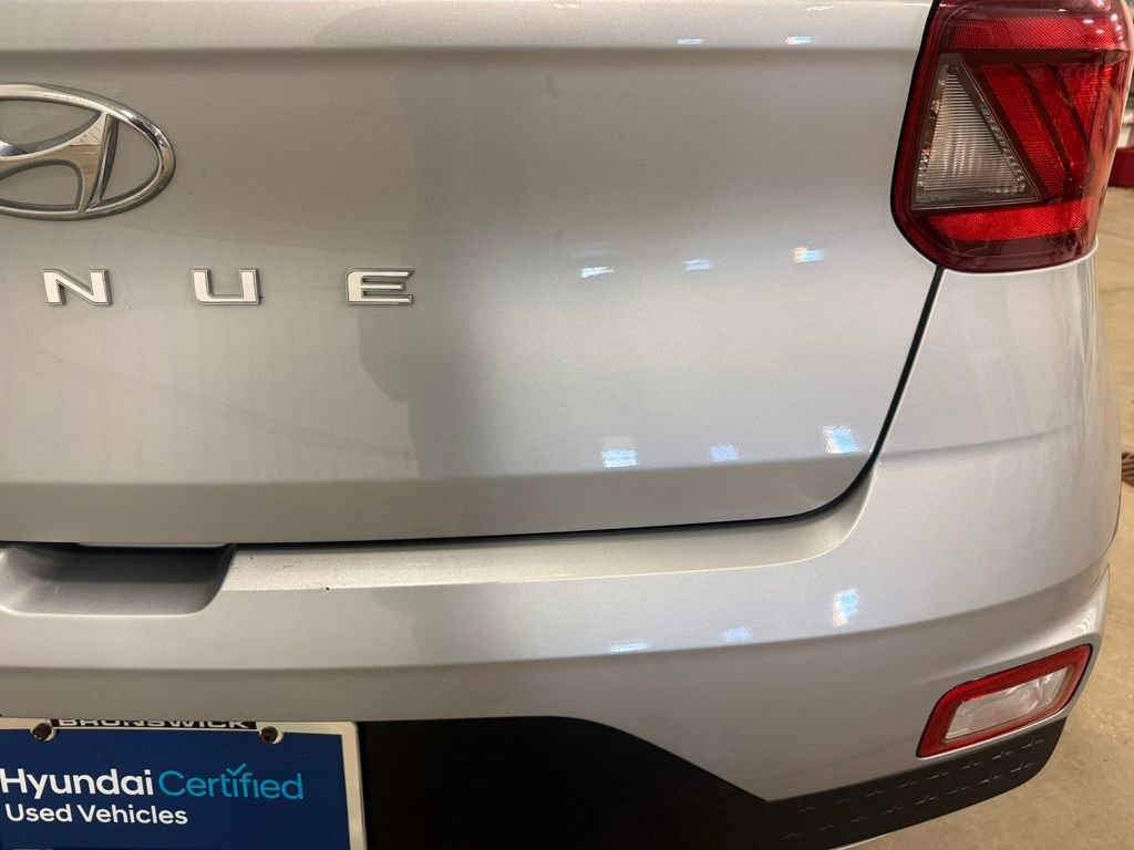Certified 2022 Hyundai Venue SEL image 12