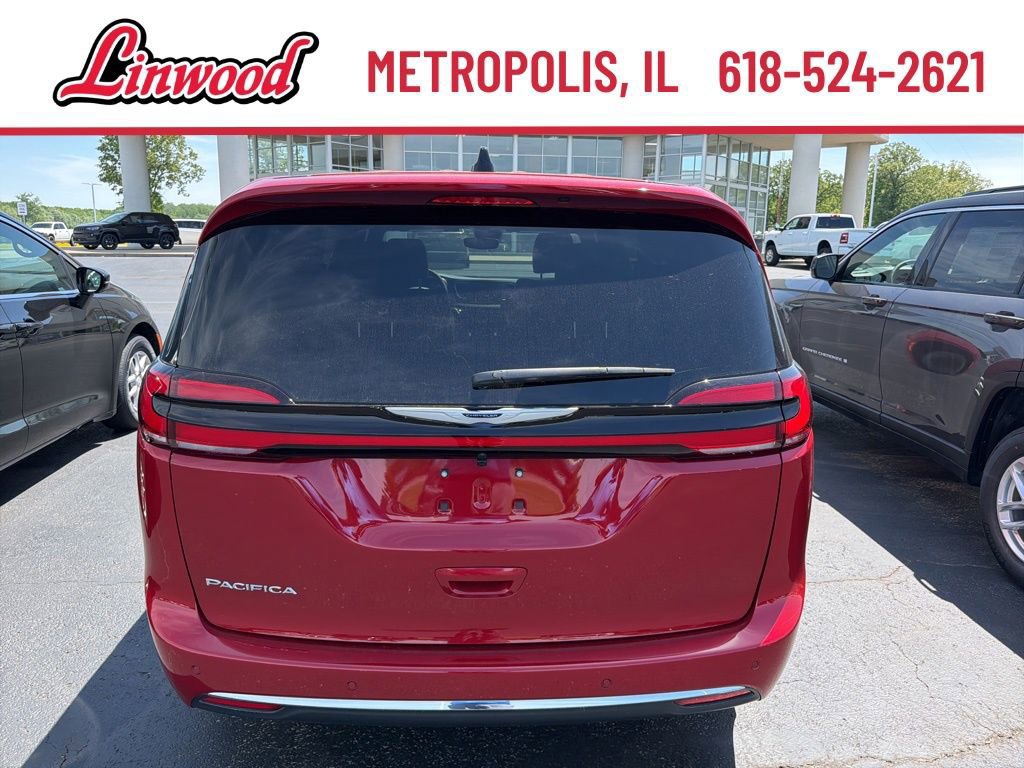 New 2026 Chrysler Pacifica Select FWD image 4