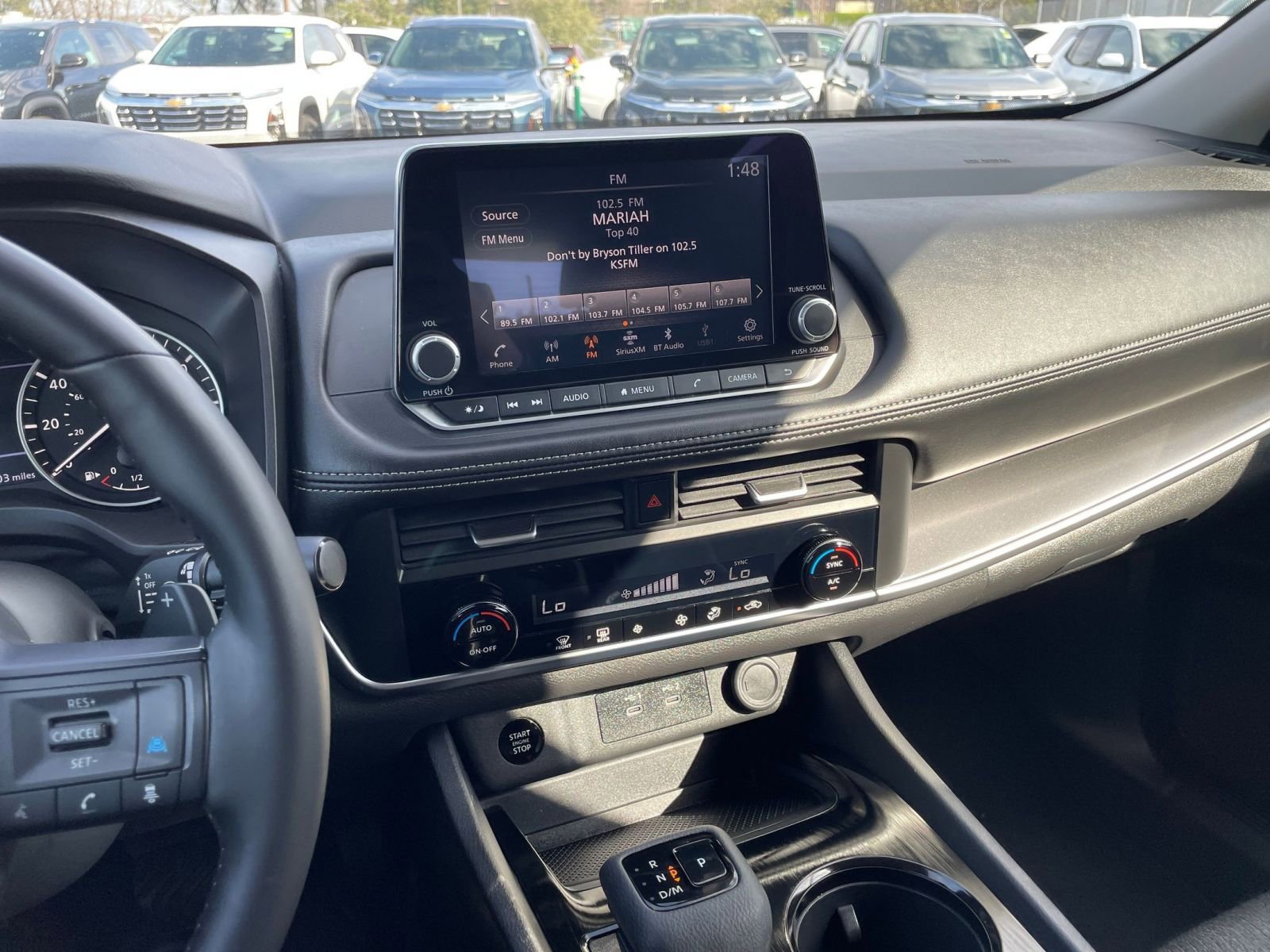 Used 2025 Nissan Rogue SV image 17