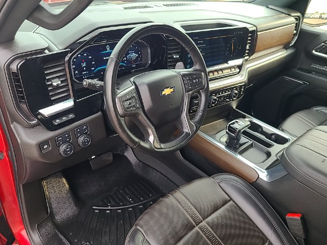 Used 2024 Chevrolet Silverado 1500 High Country w/ Technology Package AWD/4WD image 13