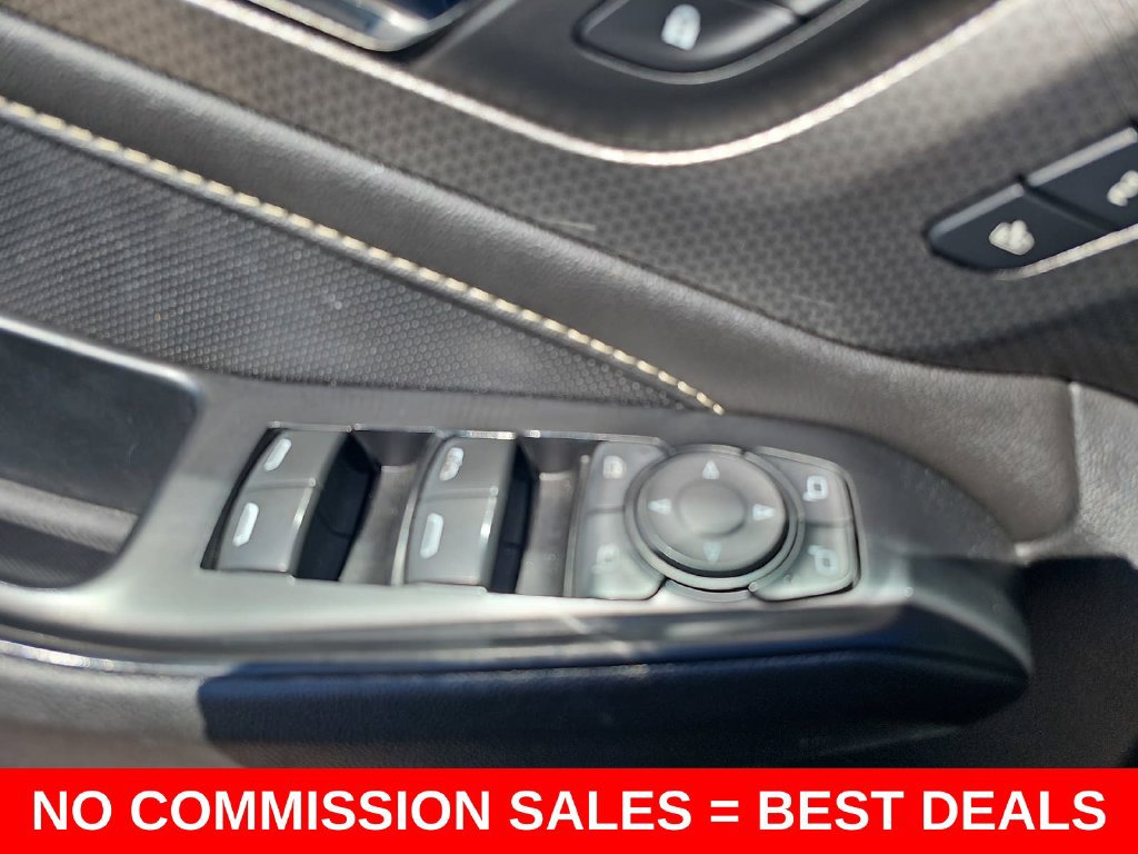 Used 2023 Chevrolet Traverse Premier w/ Redline Edition AWD/4WD image 30
