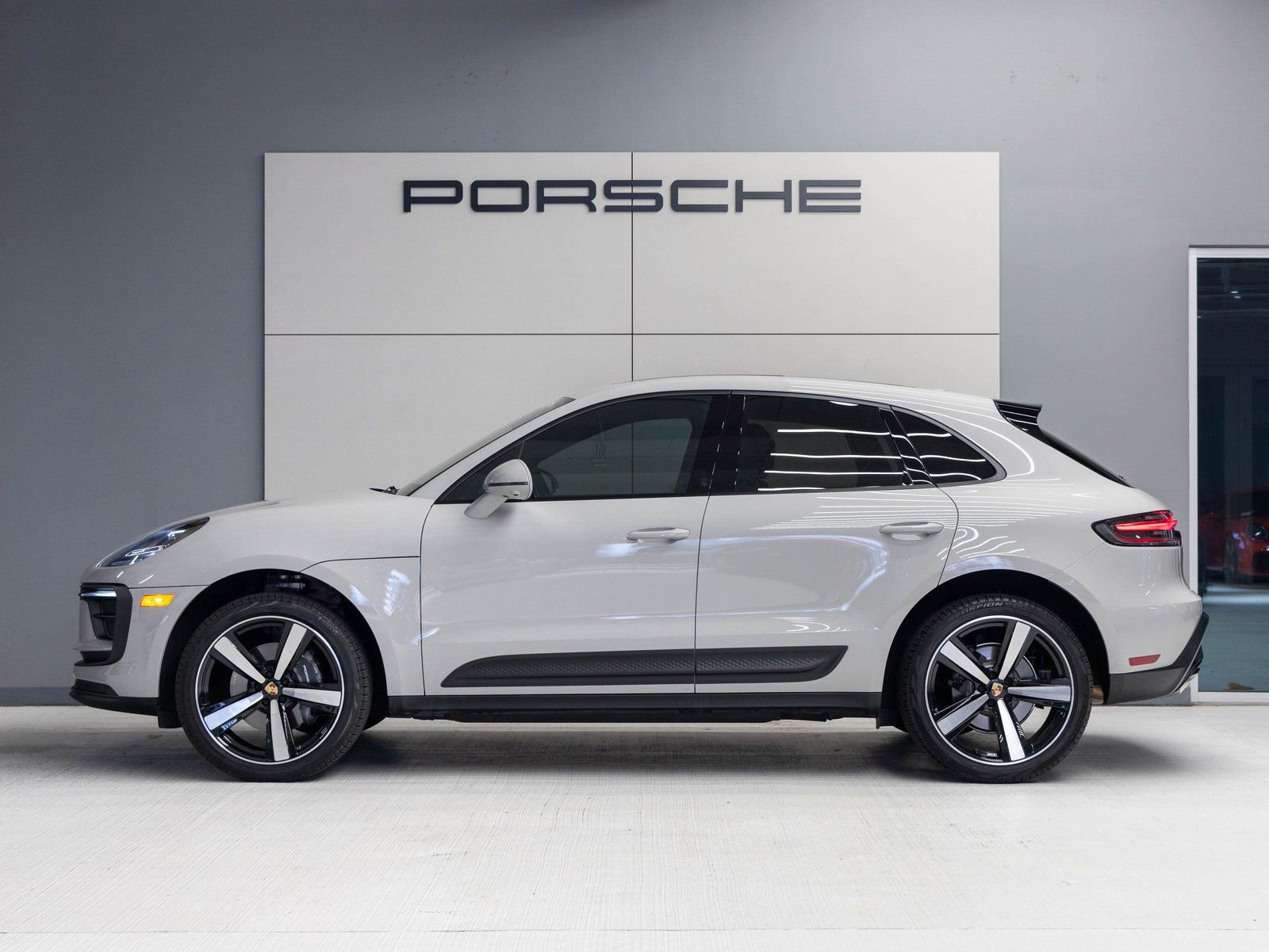 Certified 2026 Porsche Macan image 2