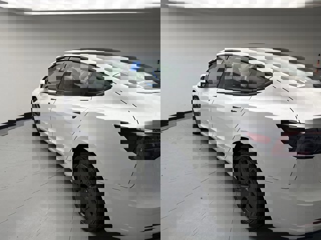 Used 2023 Tesla Model 3 Standard Range image 3